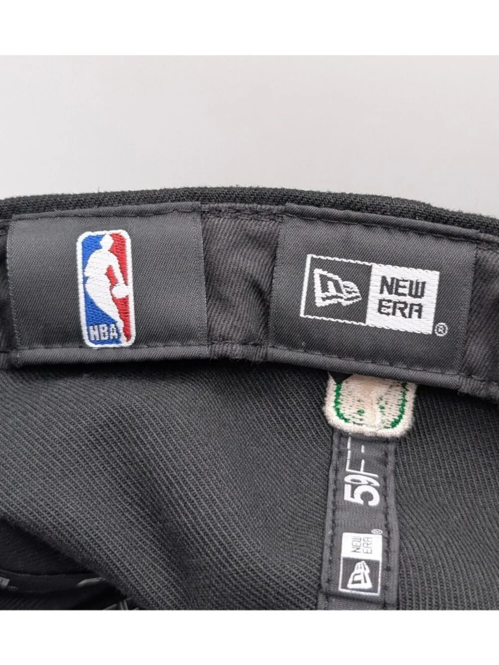 Boston Celtics New Era Men's Size 7 3/8 Fitted Flat Bill Hat Cap NBA Basketball